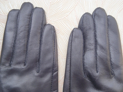 批發供應品牌意大利華倫天努女式綿羊皮薄里手套（貨號510）